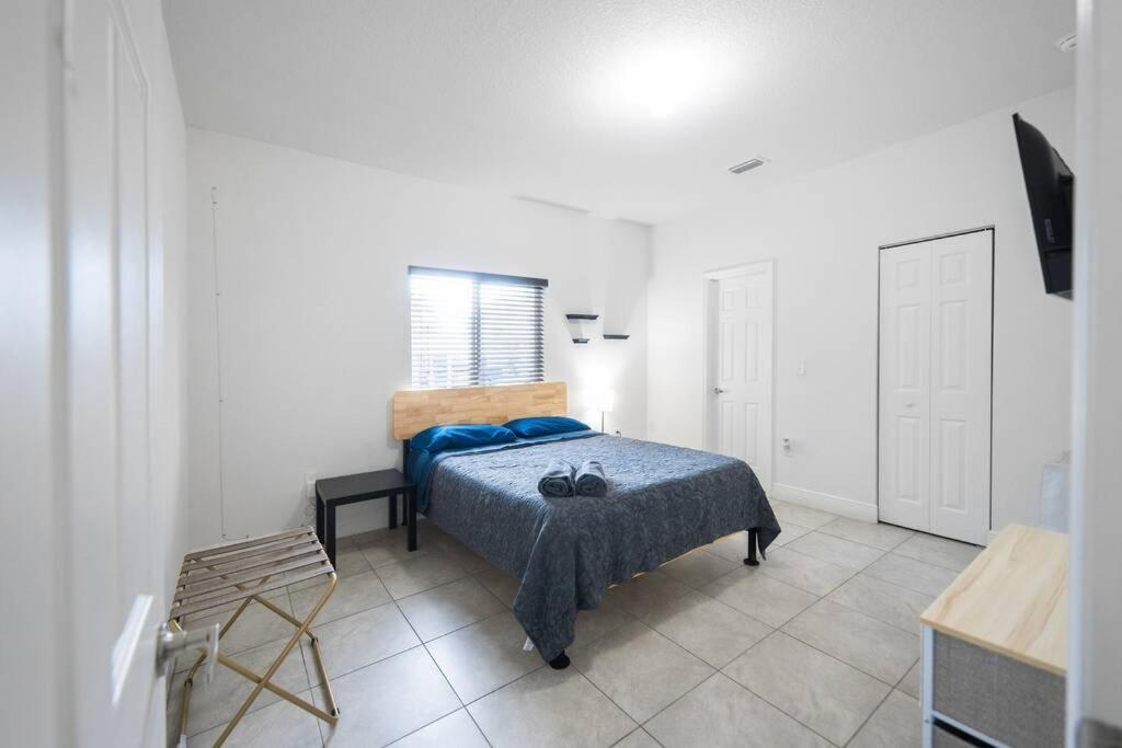 הוילה New House On The Block Near Miami Airport. מראה חיצוני תמונה